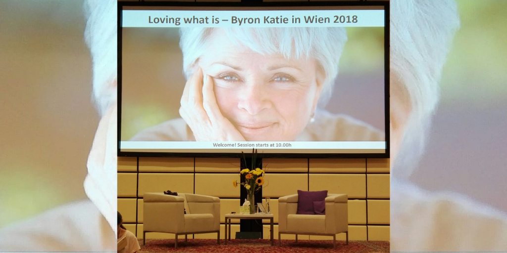 Bühnenbild Byron Katie Workshop